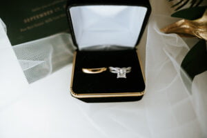 What Is The Best Gemstone To Buy In Thailand? Weding and engagement ring set