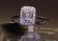 #80063 | T0.40ct | Baguette Cut with Round Brilliant Halo | Set in Platinum