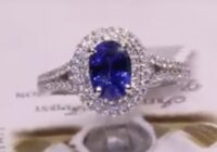 F126807H1 | S1.36 | Oval Sapphire with Round Brilliant Halo and Diamond Shoulders | 18ct White Gold