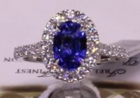 #87884 | S1.84ct | Oval Sapphire with Round Brilliant Halo and Diamond Shoulders | Set in Platinum