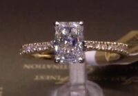 #88512 | T1.41ct | Radiant Solitaire with Diamond Shoulders | Set in 18ct Yellow Gold