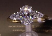 #88471 | T2.56ct/C2.08ct | Oval Centre with Two Pear Side Diamonds | Set in 18ct Yellow Gold