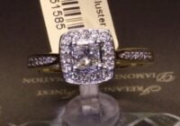 #51585 | T0.45ct | Princess Cut with Round Brilliant Halo and Diamond Shoulders | 18ct Yellow Gold