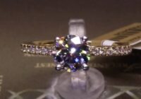 #88404 | T1.22ct | Round Brilliant Solitaire with Diamond Shoulders | Set in 18ct Yellow Gold