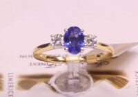 #90727 | S0.89ct/D0.30ct | Oval Sapphire with Two Round Brilliant Side Diamonds | 18ct Yellow Gold