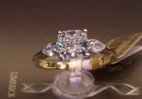 #90846 | T2.20ct | Cushion Cut with Two Pear Side Diamonds | Set in 18ct Yellow Gold