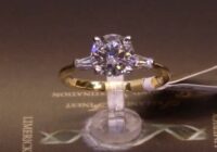 #90850 | T1.71ct | Round Brilliant with Two Baguette Side Diamonds | Set in 18ct Yellow Gold