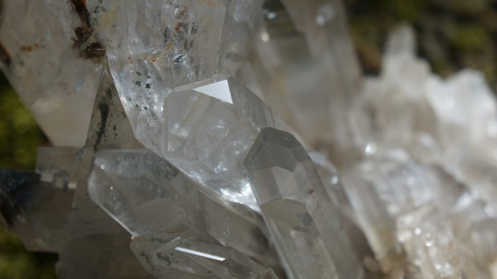 Exploring the Twelve-Rayed Star Sapphire: Gems, Gemology and the Science Behind the Stone