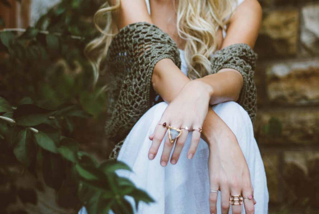 Which Is Costly Emerald Or Pearl?
