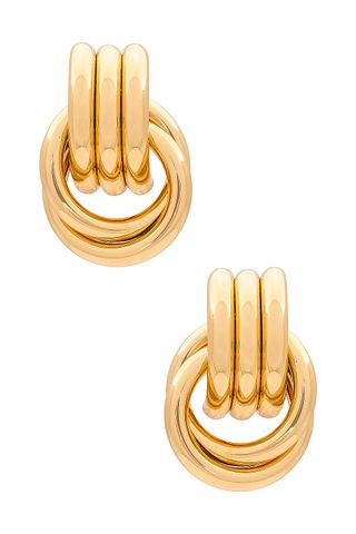 Adele Confirms This Larger-Than-Life Vintage Earring Trend Is Here to Stay